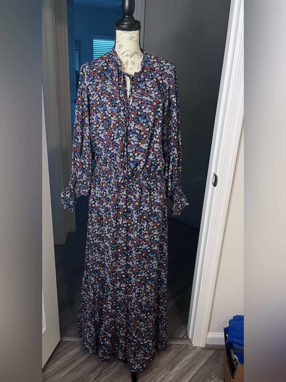 Vince Camuto Navy Floral Tie-Neck Long Sleeve Maxi Dress